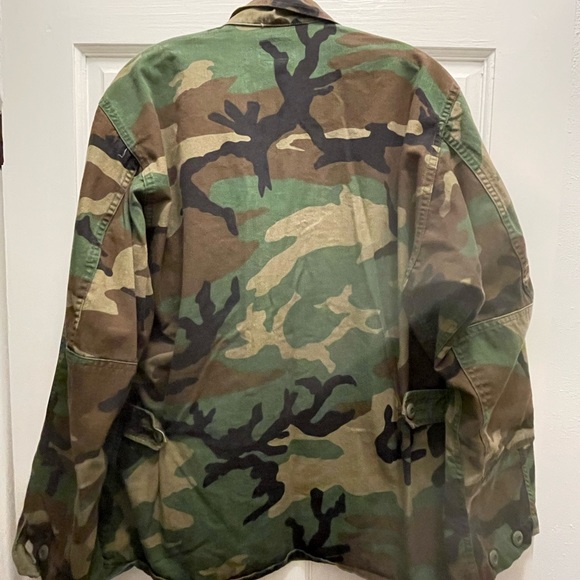 US Army BDU jacket, woodland camouflage pattern.  Size Medium-Regular. 1 each. - Picture 2 of 4